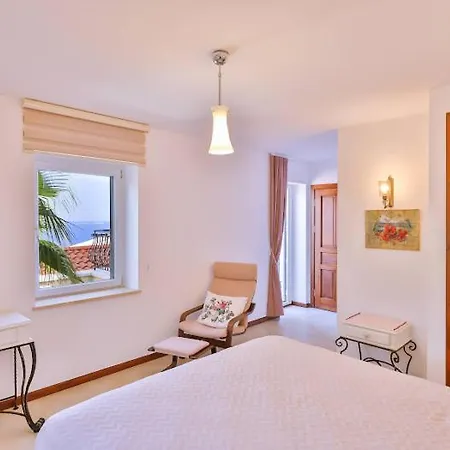 Scarlett Villa *